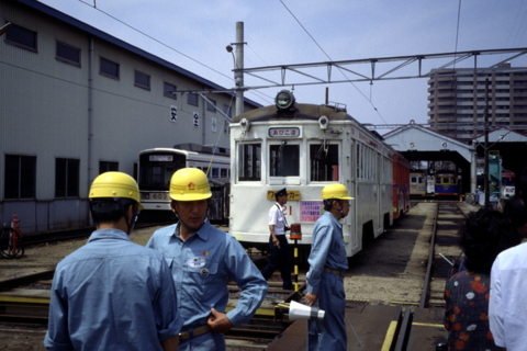 阪堺電気軌道　モ１２１号