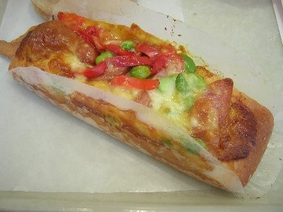 あらびきソーセージとカレーのスティックピザ(リトルマーメイド)(2010/04/09)