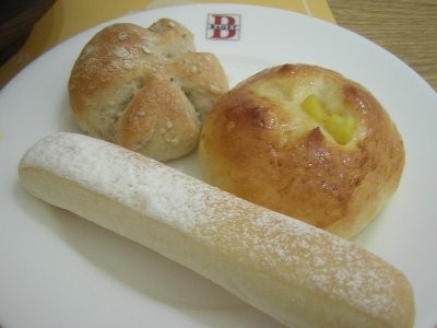コーングリッツ・チャバタ・白ごまとライ麦のパン(バケット)(2010/06/25)
