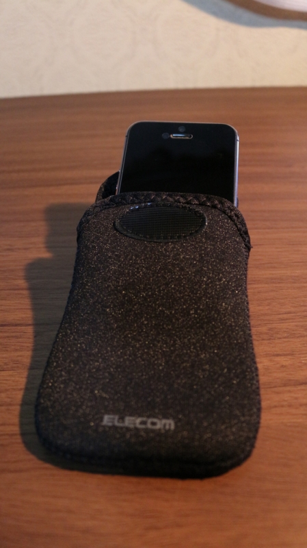 ELECOM スマートフォン汎用ポーチ ネオプレン カラビナフック付 ブラッ