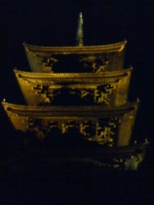 ライトアップされた東寺の五重塔