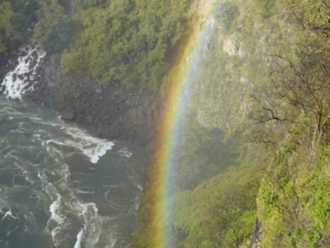 ザンベジ川にかかる虹