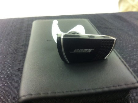 Bose Bluetooth headsetとロゴ入りケース