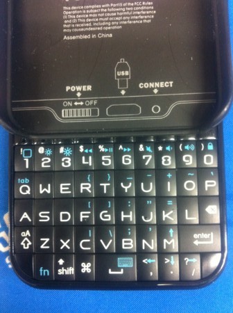 iPhone4 Bluetoothキーボード（ケース型スライドキーボード）