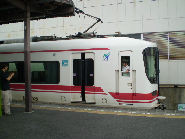 080615 西尾駅の 1600系 特急