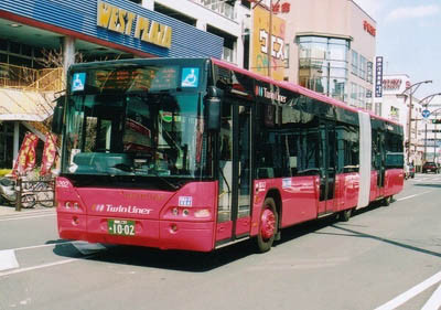 藤沢市の 連節 バス 「ツインライナー」