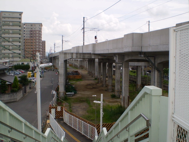 城北線 勝川駅から みた 中央線 高架