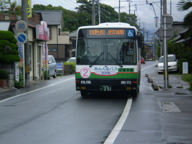 2009年 7月 29日 7時 50分、古井駅に くる あんくるバス