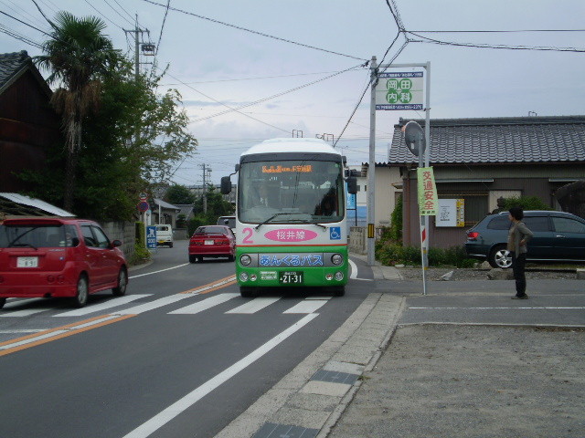 091005−67 古井町 バス停に くる あんくるバス