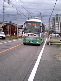 091119 古井新町バス停に くる 桜井西線の バス