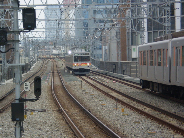 100628-85 東急 大井町線 溝の口駅 くだり 電車