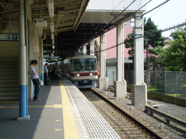 100702-106 京成幕張本郷駅に きた のぼり 電車