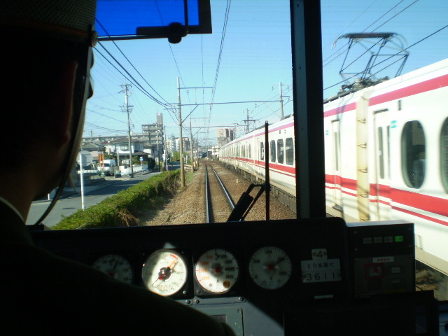101210 名鉄 名古屋本線 前後駅を すぎて 特急と すれちがい