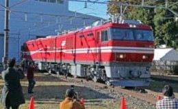 北海道新幹線 青函 トンネル用 電気 機関車 （北海道新聞）