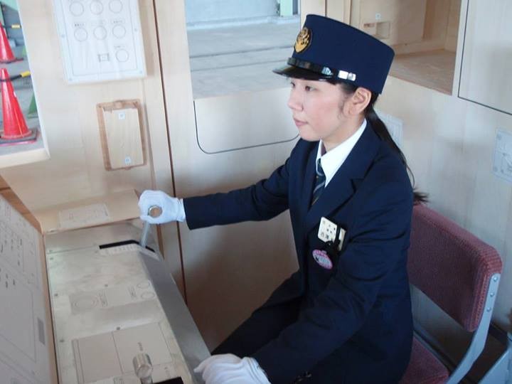 仙台地下鉄 運転士 吉沢紀子さん （フェースブック 2013.6.28）