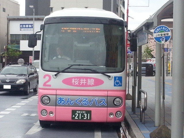 2013-08-06 08:11 JR安城駅 バス停 あんくるバス 桜井線 バス