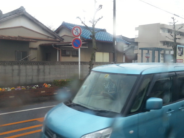 20140326 08.02.43 あんくるバス桜井線バス - 大山北バス停通過