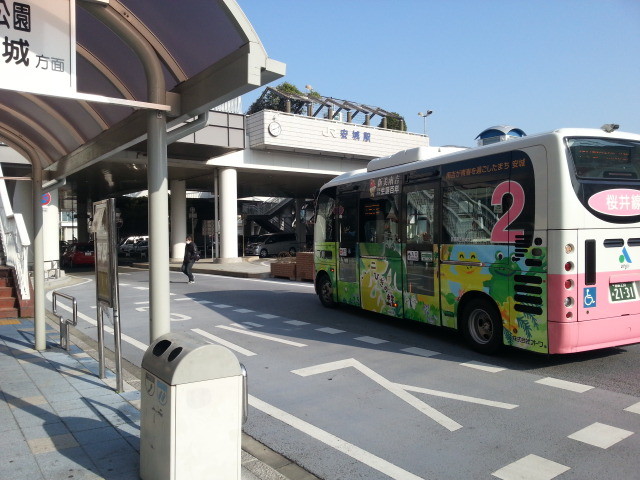 20140328 08.10.53 JR安城駅バス停 - あんくるバス桜井線バス