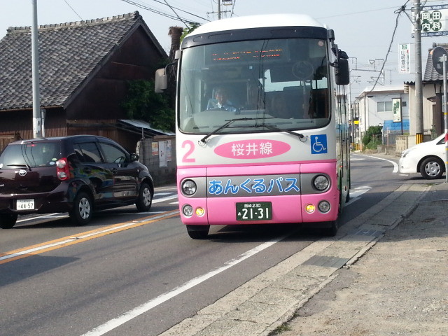 20140529 07.44.07 古井町内会バス停 - あんくるバス桜井線バス