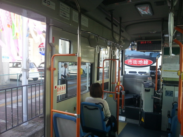 20140801 07.29.39 南安城 - あんくるバス循環線バス