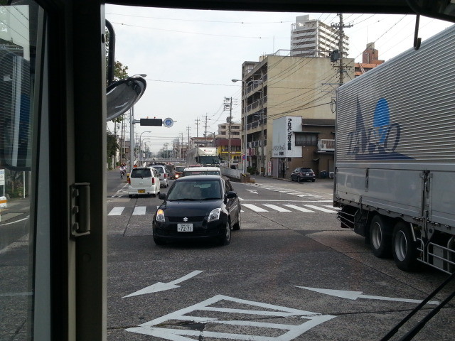 みぎまわり循環線バス - 桜町交差点