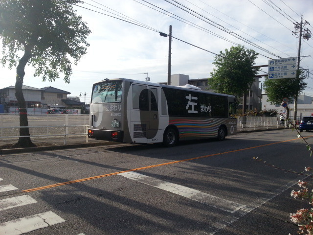 市役所バス停 - ひだりまわり循環線バス