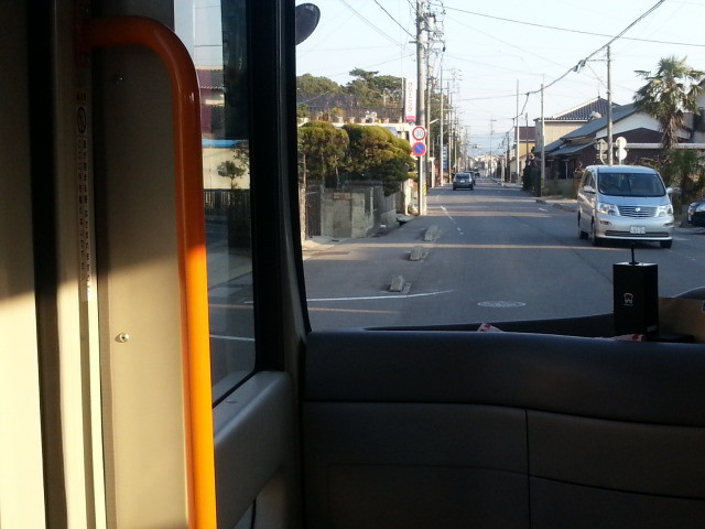 20150104_151722 桜井線バス - 古井駅バス停を通過