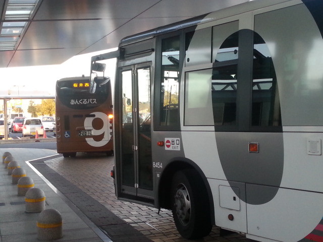 20150323_174235 更生病院 - 桜井西線バスとひだりまわり循環線バス