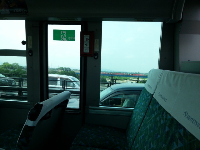 20150624_085804 名鉄バス - 矢作川をわたる