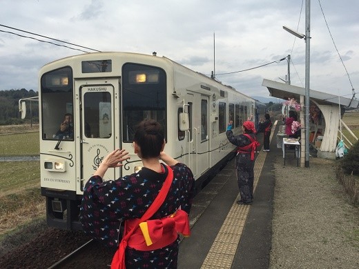 くま川鉄道の観光列車「田園シンフォニー」