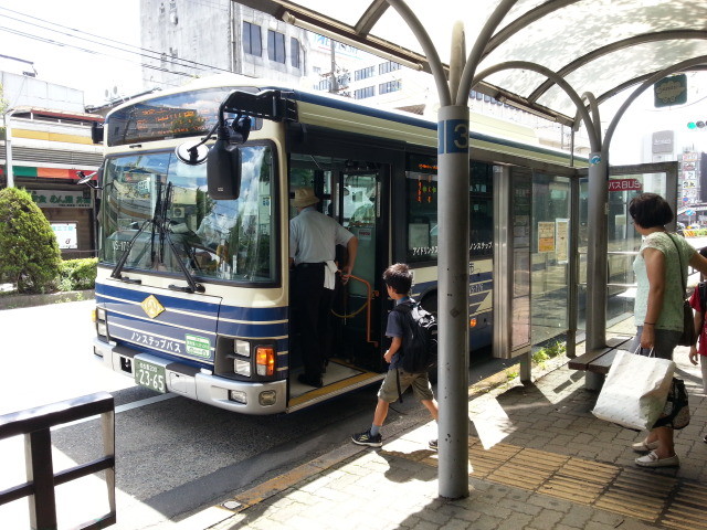 20150720_103153 神宮東門3番バスのりば - 中川車庫前いきバス