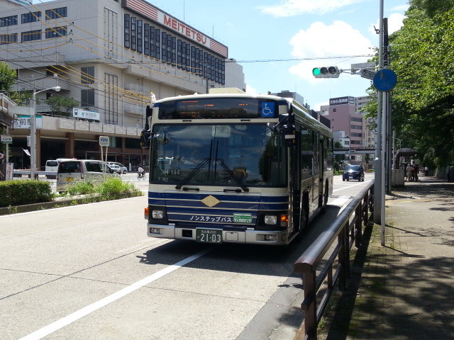 20150720_105717 神宮東門3番バスのりば - 権野いきバス