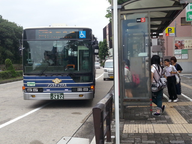 20150723_140504 神宮東門5番のりば - 幹神宮1系統バス