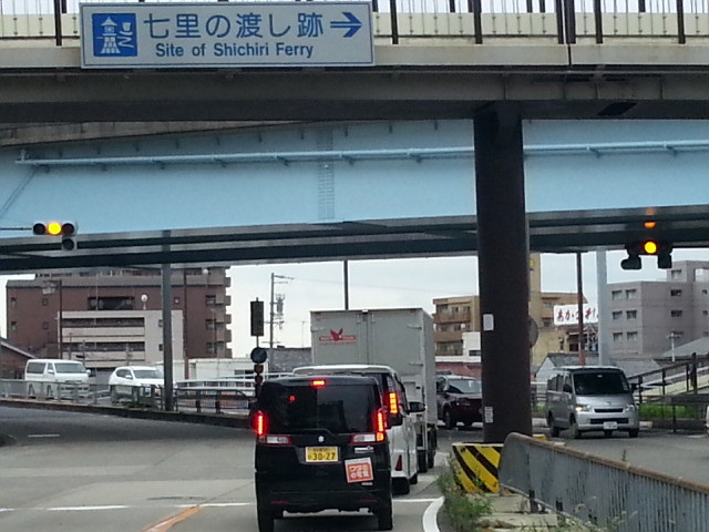 20150723_141051  幹神宮1系統バス - 内田橋北交差点を右折