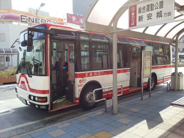 20150731_075529 あんじょうえきまえ - 名鉄バス