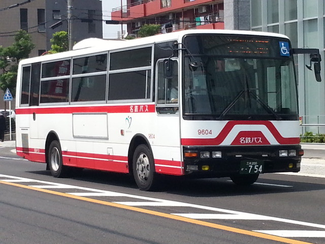 20150803_124750 御幸本町バス停すぎ - 名鉄バス