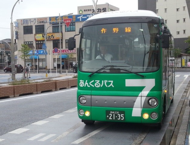 20150819_073721 あんじょうえき - 作野線バス 630-480