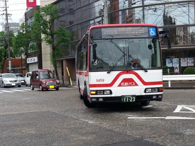 20150821_124830 桜町交差点 - 名鉄バス