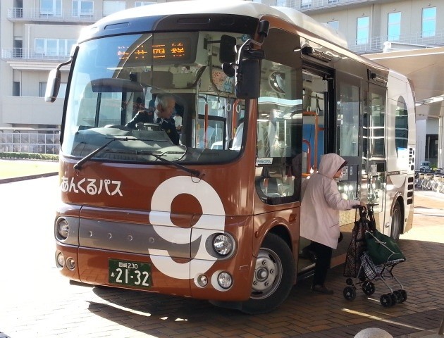 20151007_080433 更生病院 - 桜井西線バス 630-480