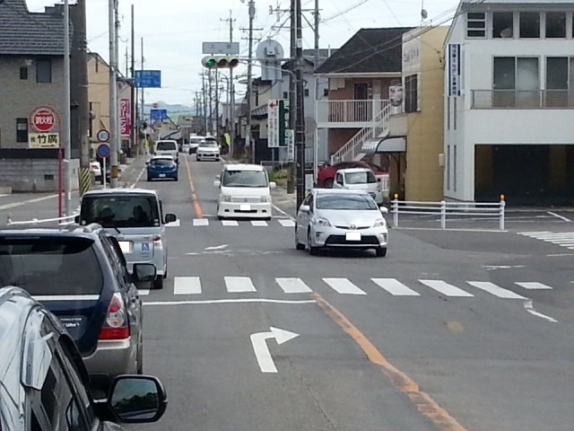 20160903_141623 福岡町いきバス - 上地交差点を右折