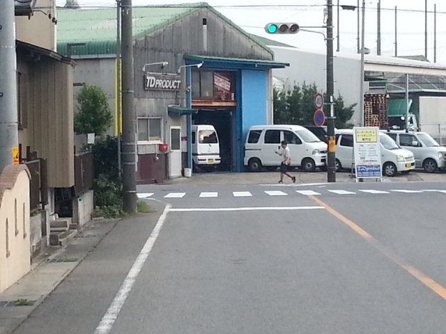 20160917_165848 名鉄バス - 矢作町橋塚交差点を右折