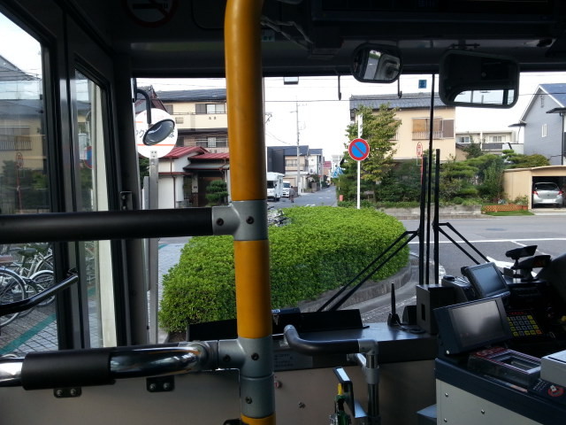 20161007_155708 名鉄バス - 西岡崎駅バス停しゅっぱつ