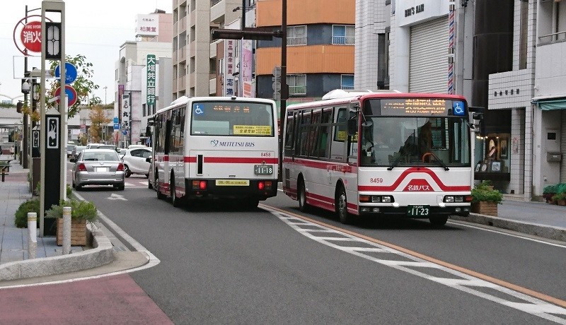 2016.11.8 (2) 御幸本町交差点 - 名鉄バス 800-460
