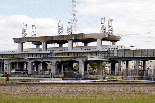 「貨物新幹線計画」遺構（2014年3月、恵知仁さんさつえい）