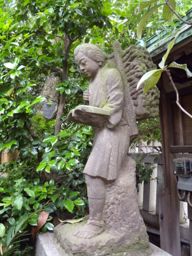 二宮金次郎石像