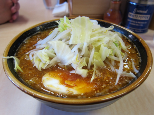 つけ麺(750円)汁・ヤサイ