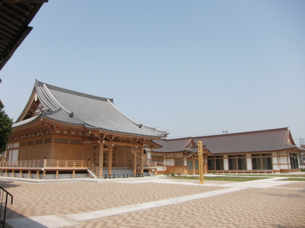 今年四月に完成した無量寺の新本堂と客殿