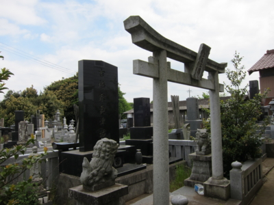 神道形式の吉橋氏の墓