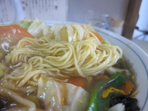 野菜たっぷりの広東メンの具と細麺