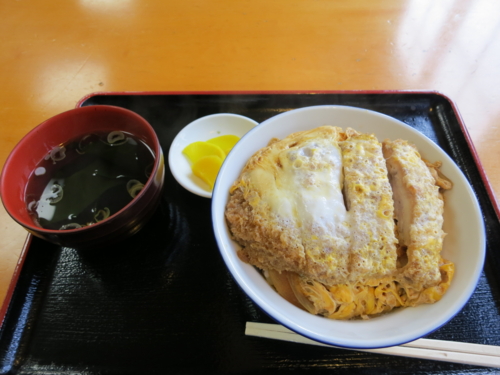 カツ丼(790円)
